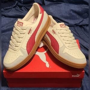 Puma Indoor OG Soccer Shoes, New In Box! Mens 10 / Womens 11.5